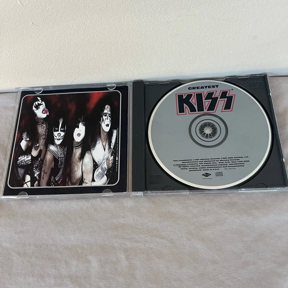 ⭐️ KISS Greatest Hits CD 1997 Mercury Records Vintage Rock & Roll Music Audio - Picture 4 of 4